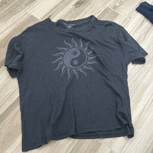 American eagle sun tee shirt size medium